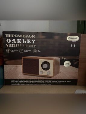 Oakley Retro Wireless Speaker - Brown Wood & Cream Front